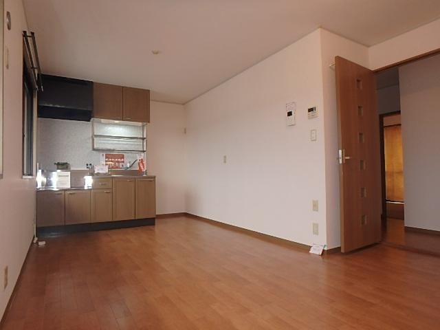 �y���ԁE���r���O�z�@