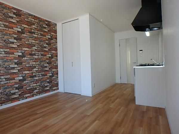 �y�����E���r���O�z�@