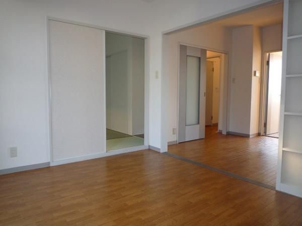 �y���ԁE���r���O�z�@