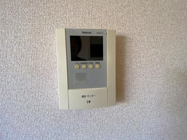 �y�Z�L�����e�B�z�@