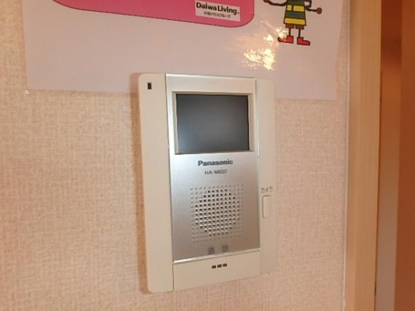 �y�Z�L�����e�B�z�@