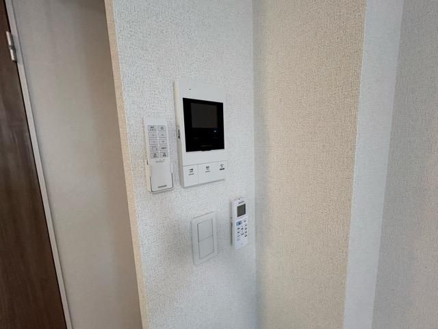 �y�Z�L�����e�B�z�@