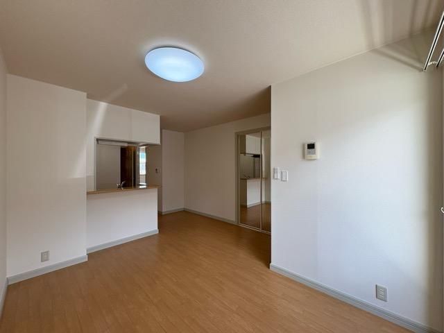 �y���ԁE���r���O�z�@