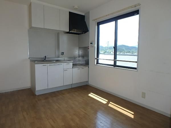 �y�����E���r���O�z�@