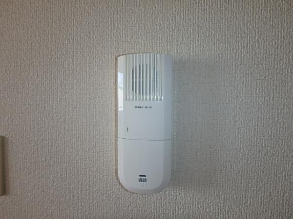 �y�Z�L�����e�B�z�@