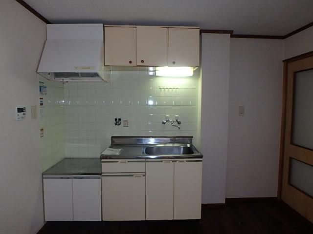 yLb`z@