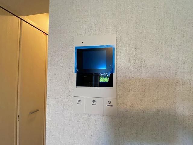 �y�Z�L�����e�B�z�@