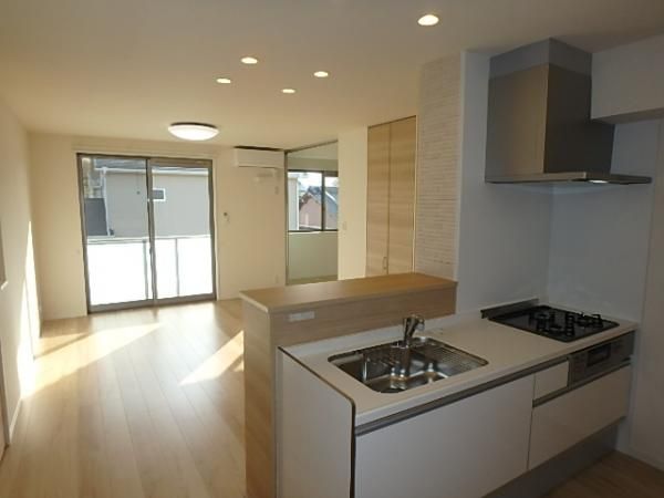 �y�����E���r���O�z�@