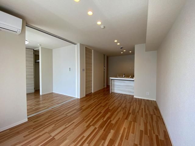 �y���ԁE���r���O�z�@