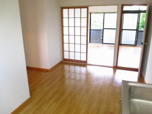 �y���ԁE���r���O�z�@