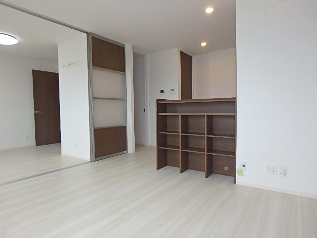 �y���ԁE���r���O�z�@