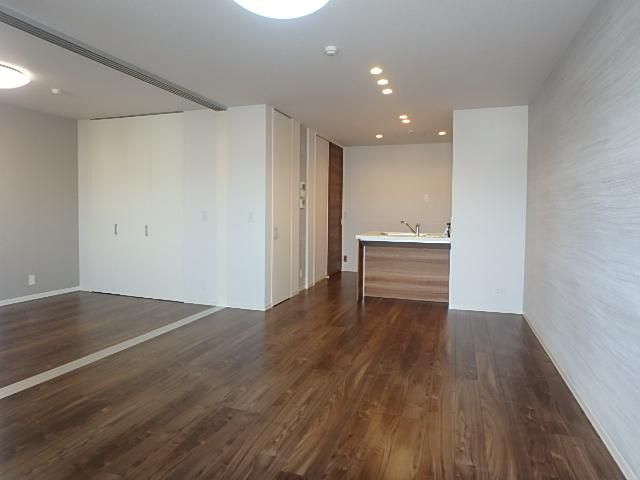 �y���ԁE���r���O�z�@