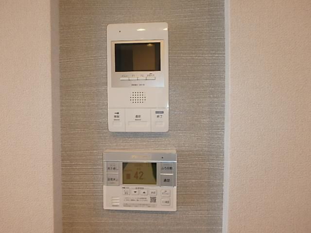 �y�Z�L�����e�B�z�@