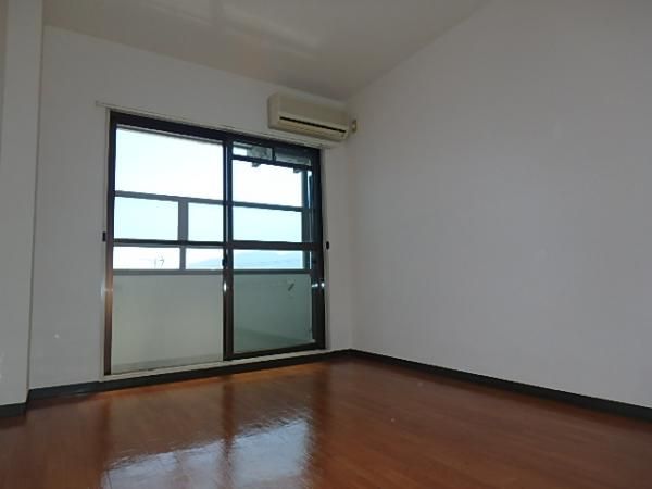 �y���ԁE���r���O�z�@