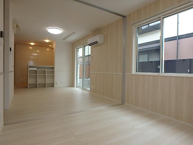 �y���ԁE���r���O�z�@