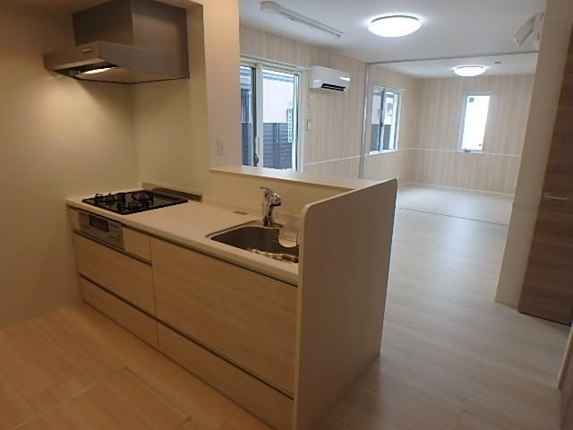 �y�����E���r���O�z�@