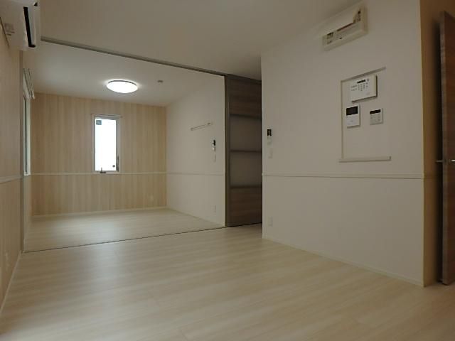 �y�����E���r���O�z�@