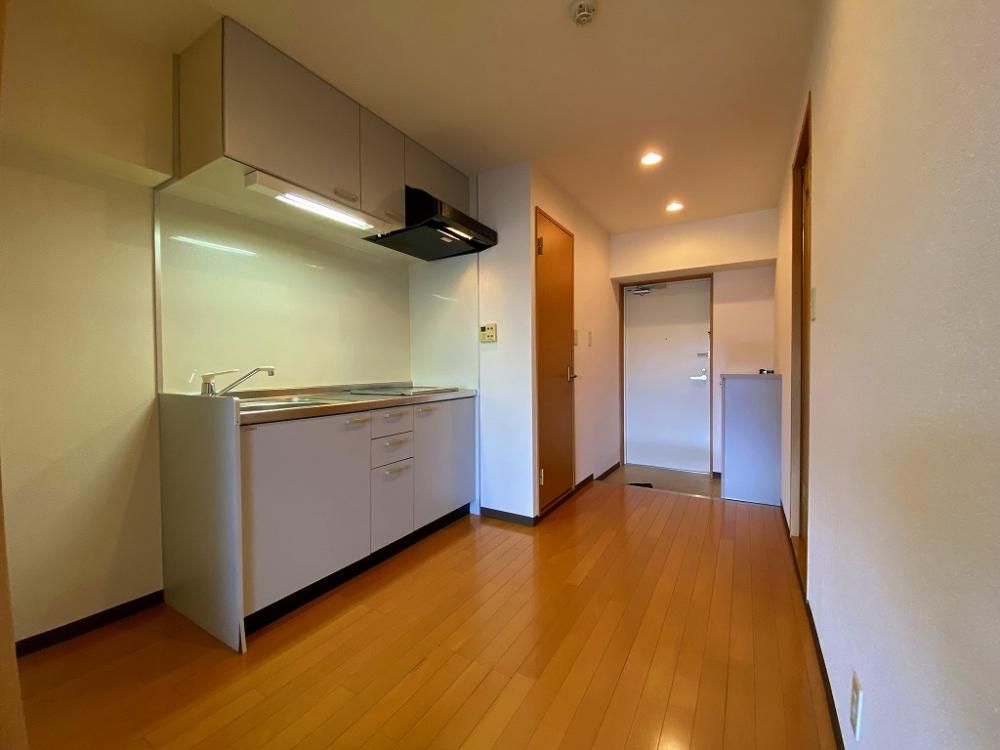 �y�����E���r���O�z�@