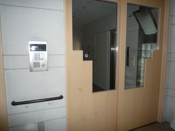 �y�G���g�����X�z�@