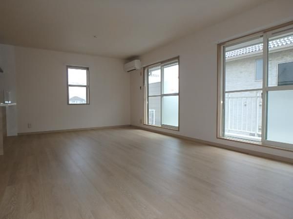 �y�����E���r���O�z�@