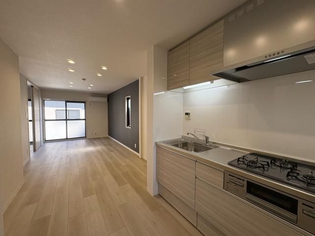 �y�����E���r���O�z�@