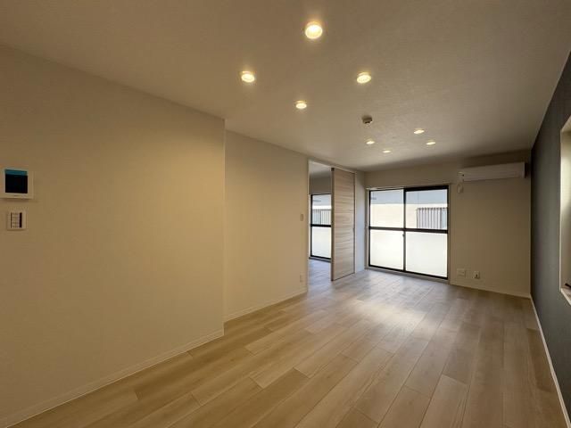 �y�����E���r���O�z�@