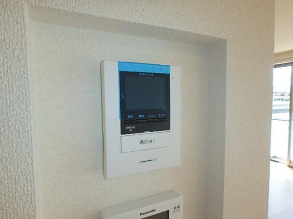 �y�Z�L�����e�B�z�@