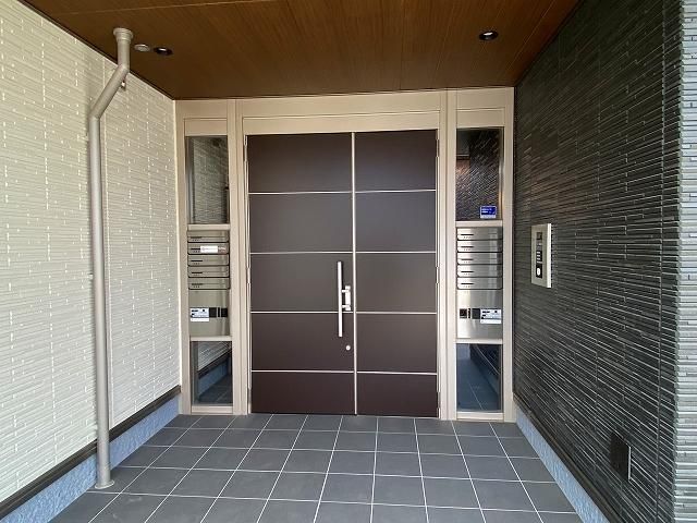 �y�G���g�����X�z�@