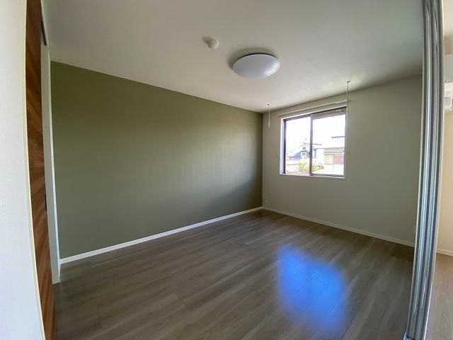 �y�����E���r���O�z�@