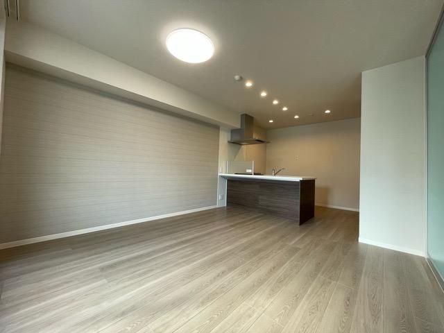 �y�����E���r���O�z�@