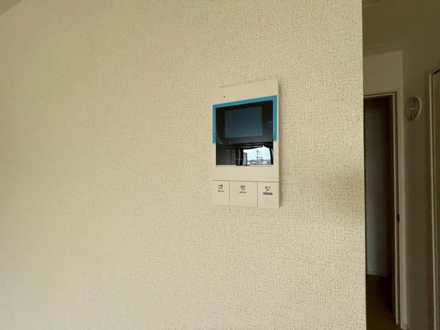 �y�Z�L�����e�B�z�@