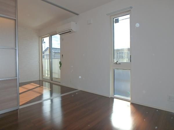 �y�����E���r���O�z�@