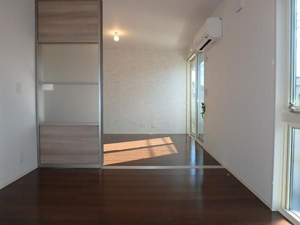 �y�����E���r���O�z�@