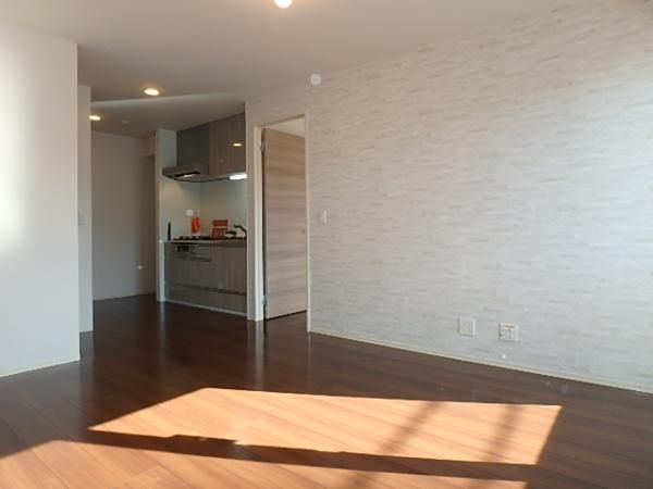 �y�����E���r���O�z�@