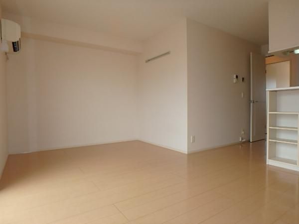 �y�����E���r���O�z�@