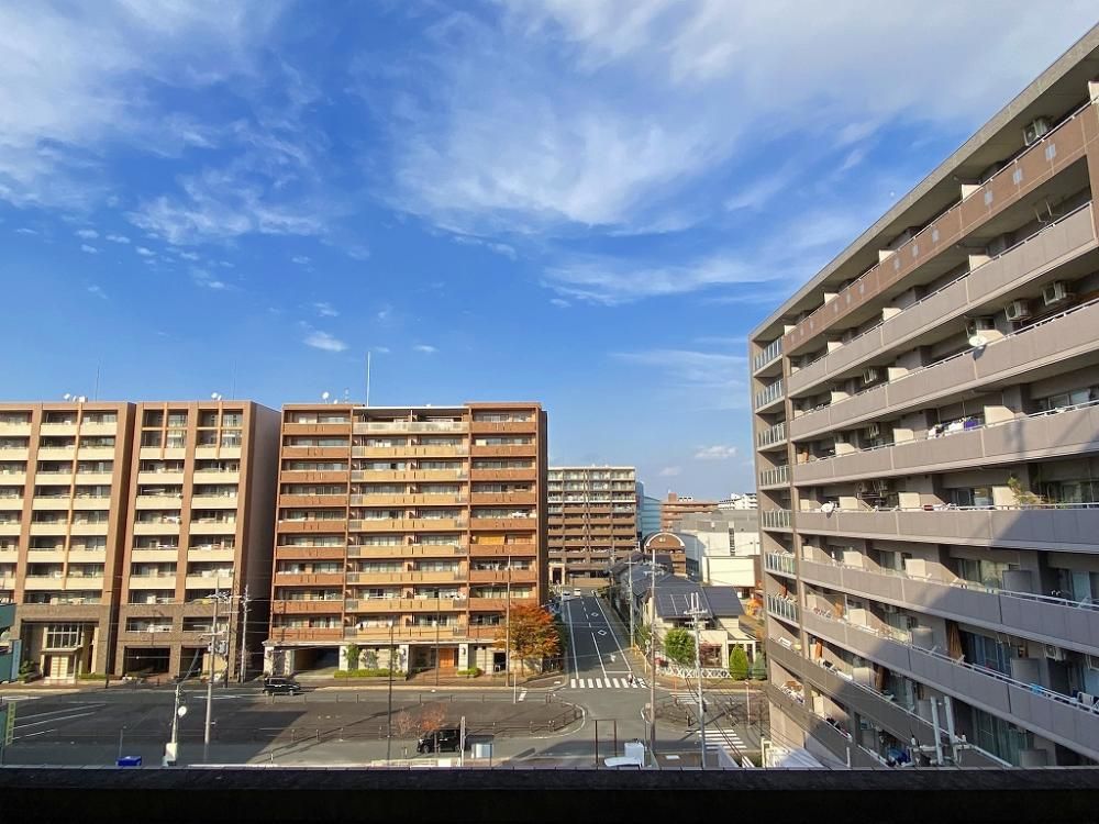 �y���]�z�@