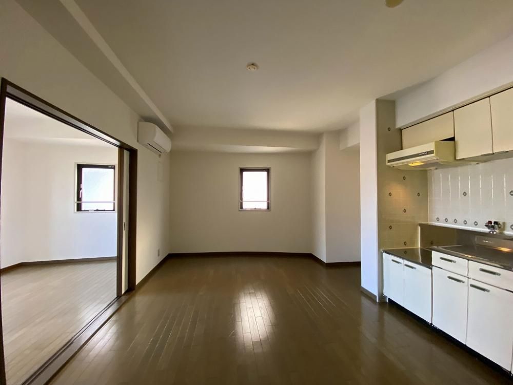 �y�����E���r���O�z�@