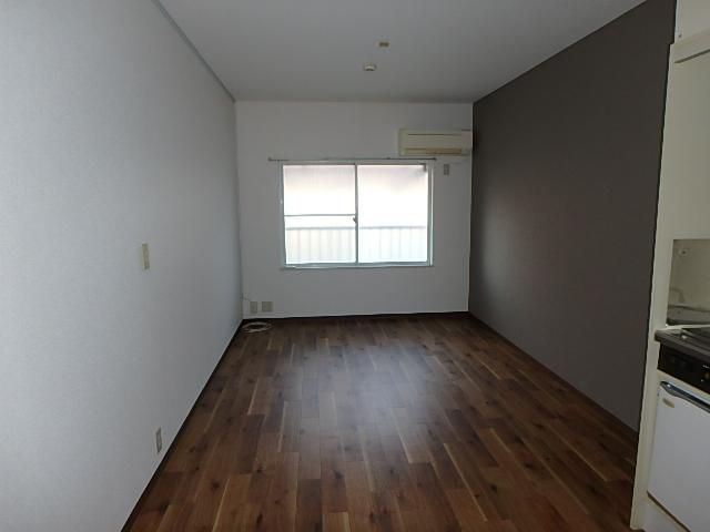 �y���ԁE���r���O�z�@