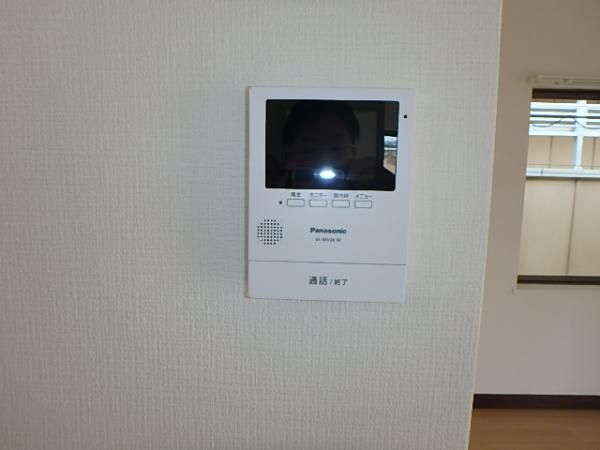 �y�Z�L�����e�B�z�@