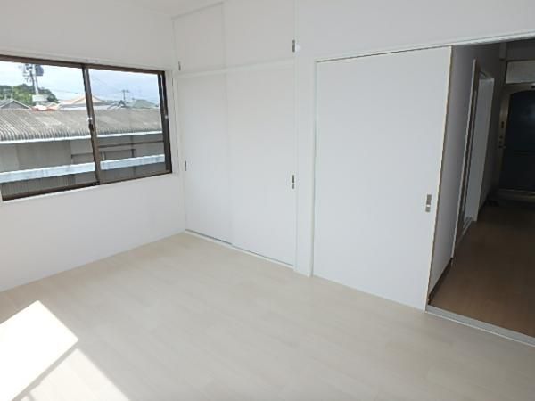 �y�����E���r���O�z�@