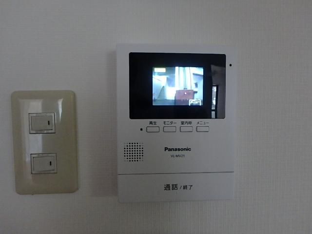 �y�Z�L�����e�B�z�@