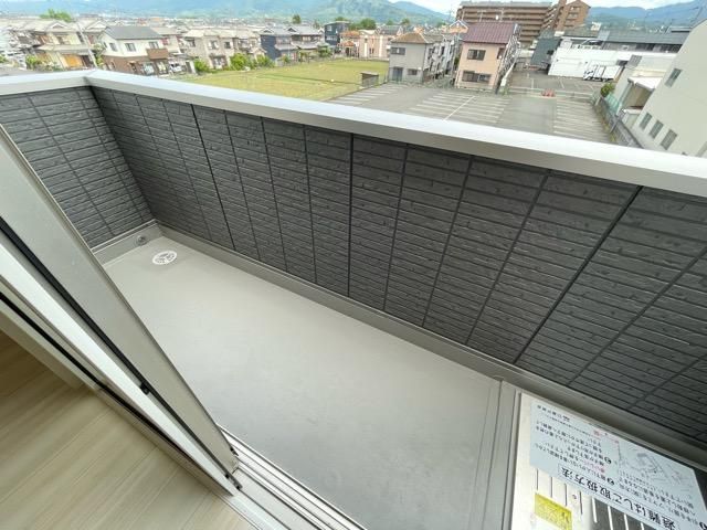 yoRj[z@