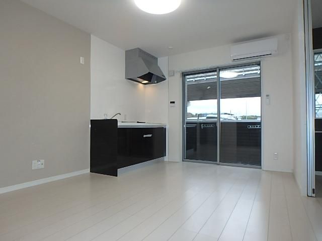 �y���ԁE���r���O�z�@