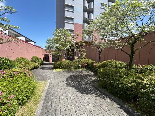 �y�G���g�����X�z�@