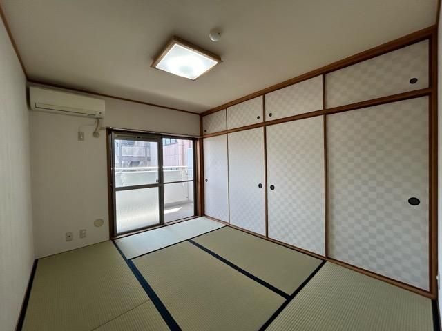 �y�Q���z�@