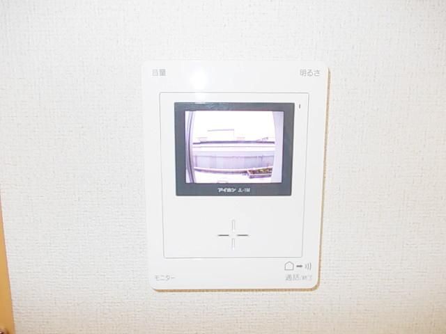 �y�Z�L�����e�B�z�@