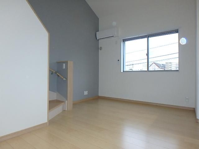 �y�����E���r���O�z�@