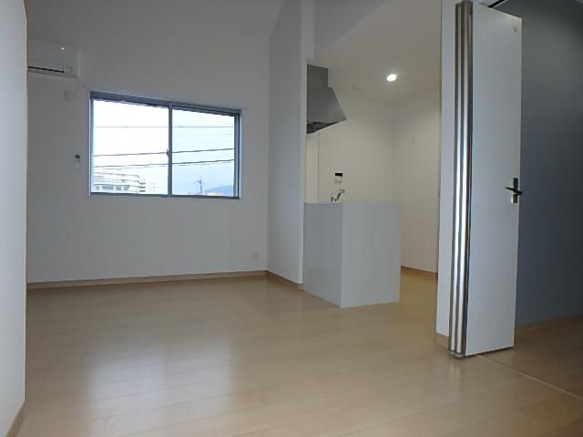 �y�����E���r���O�z�@