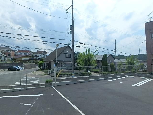 �y���]�z�@