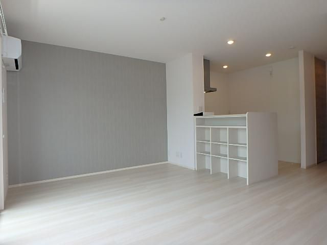 �y�����E���r���O�z�@